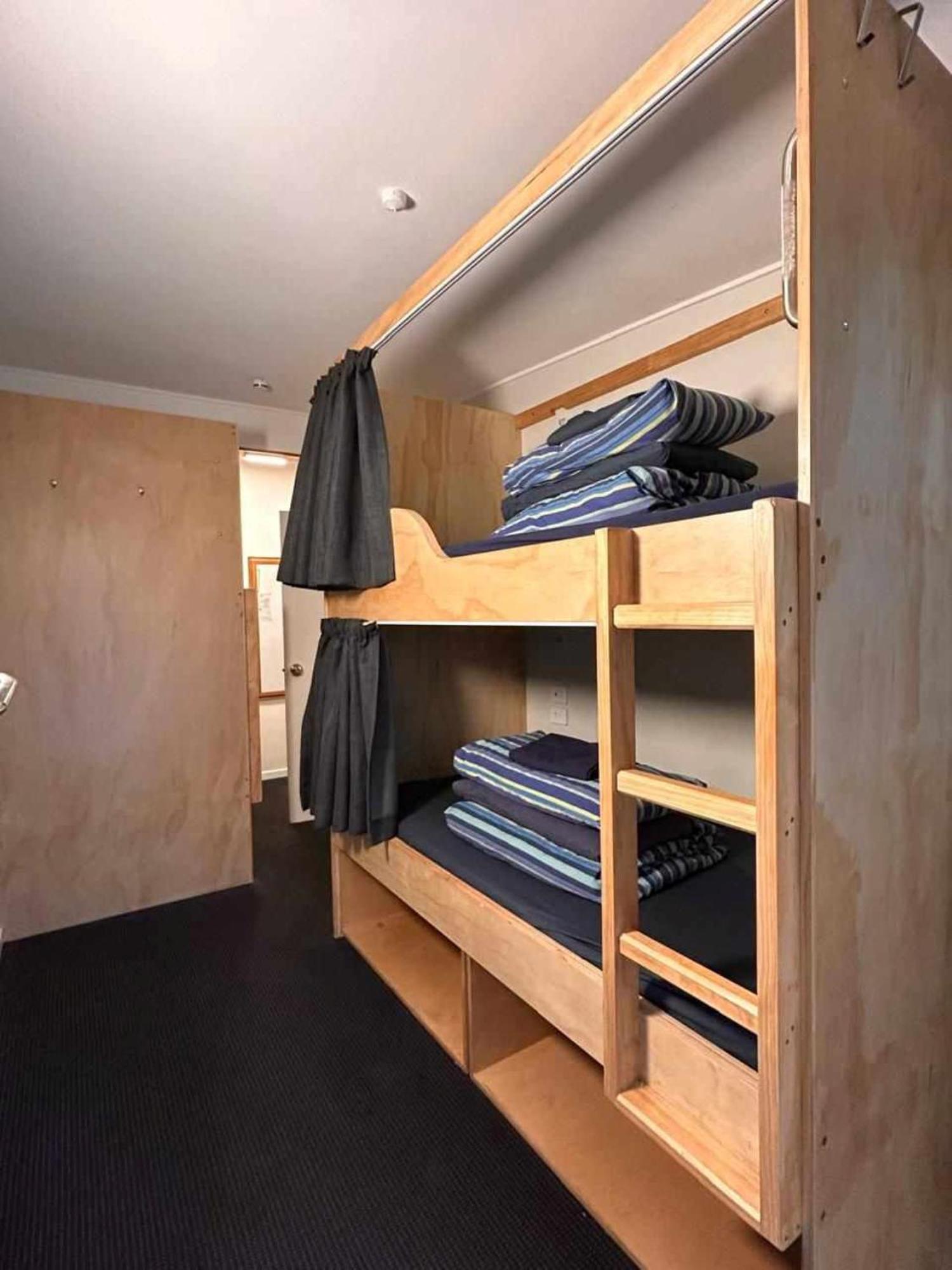 Aspen Backpackers Hostel *